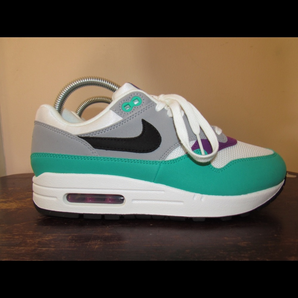 Nike Air Max 1 Clear Emerald Women’s Size 8.5